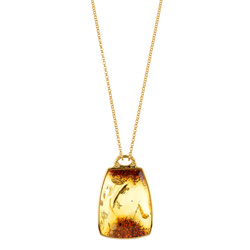 Necklace with amber