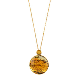 Necklace with amber