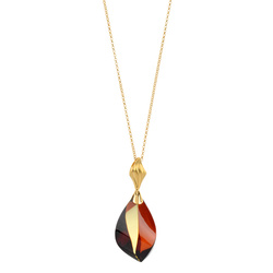 Necklace with amber