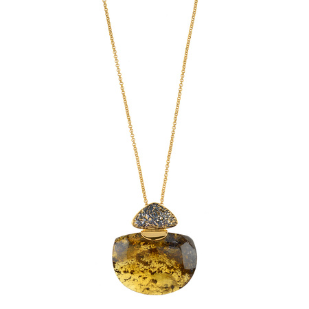 Necklace with amber