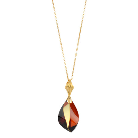 Necklace with amber