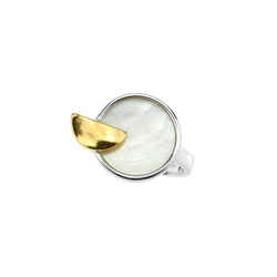 Silver ring with Mother of Pearl