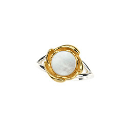 Silver ring with Mother of Pearl