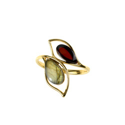 Silver ring with amber and labradorite